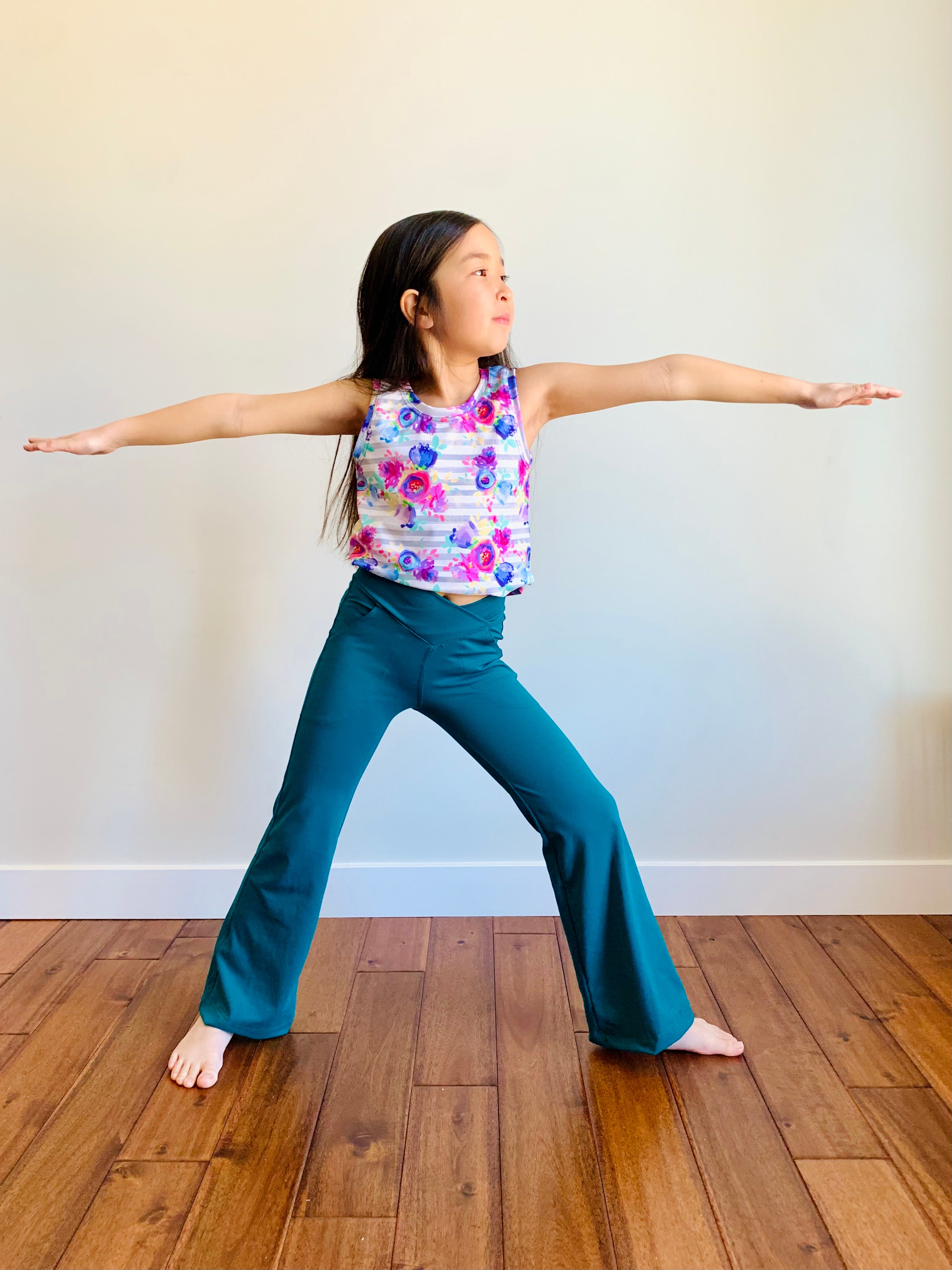  Girls Yoga Pants V Cross Flared Leggings Size 5-6