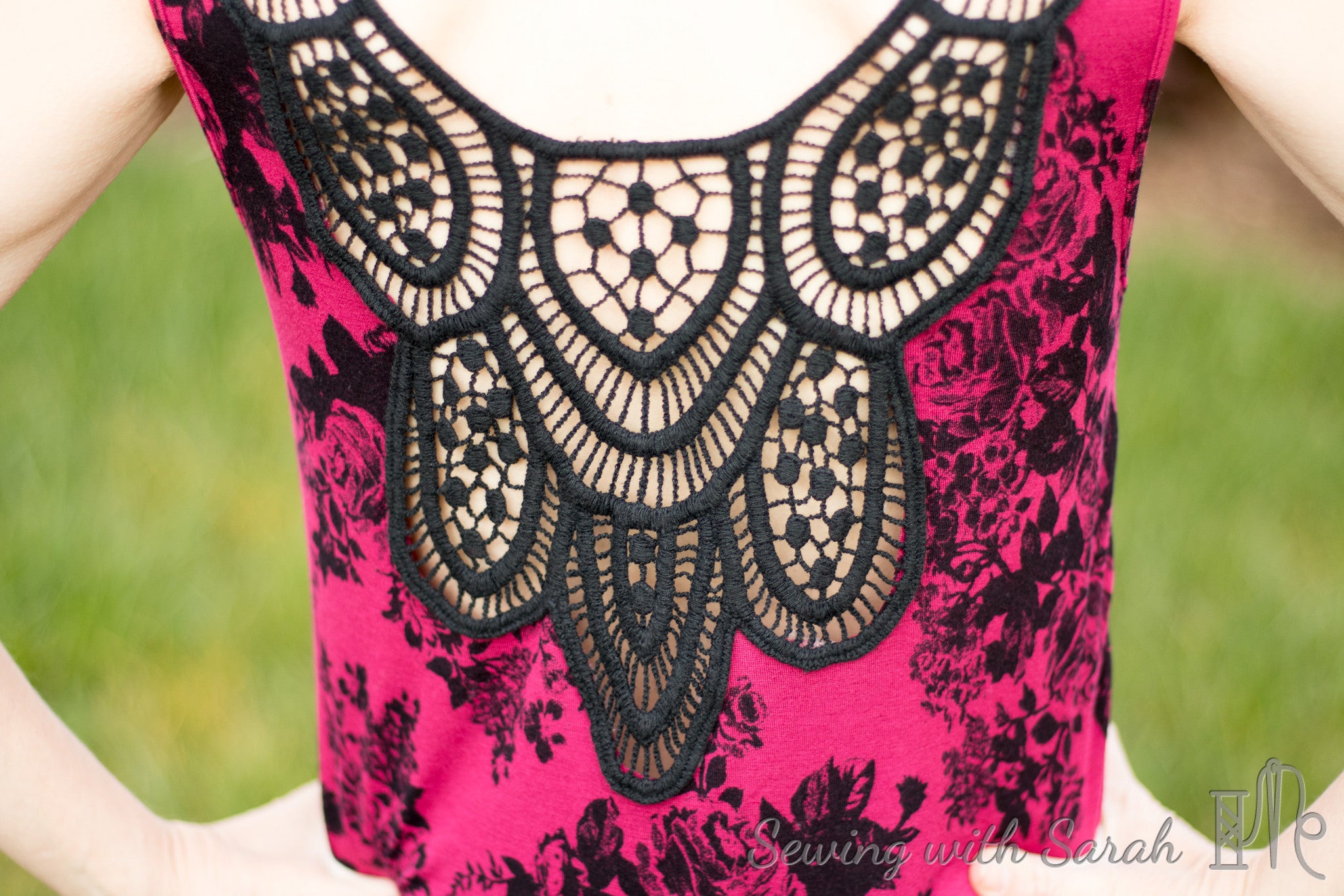 Tutorial: Adding an Applique to the  Lacy Slope Tank