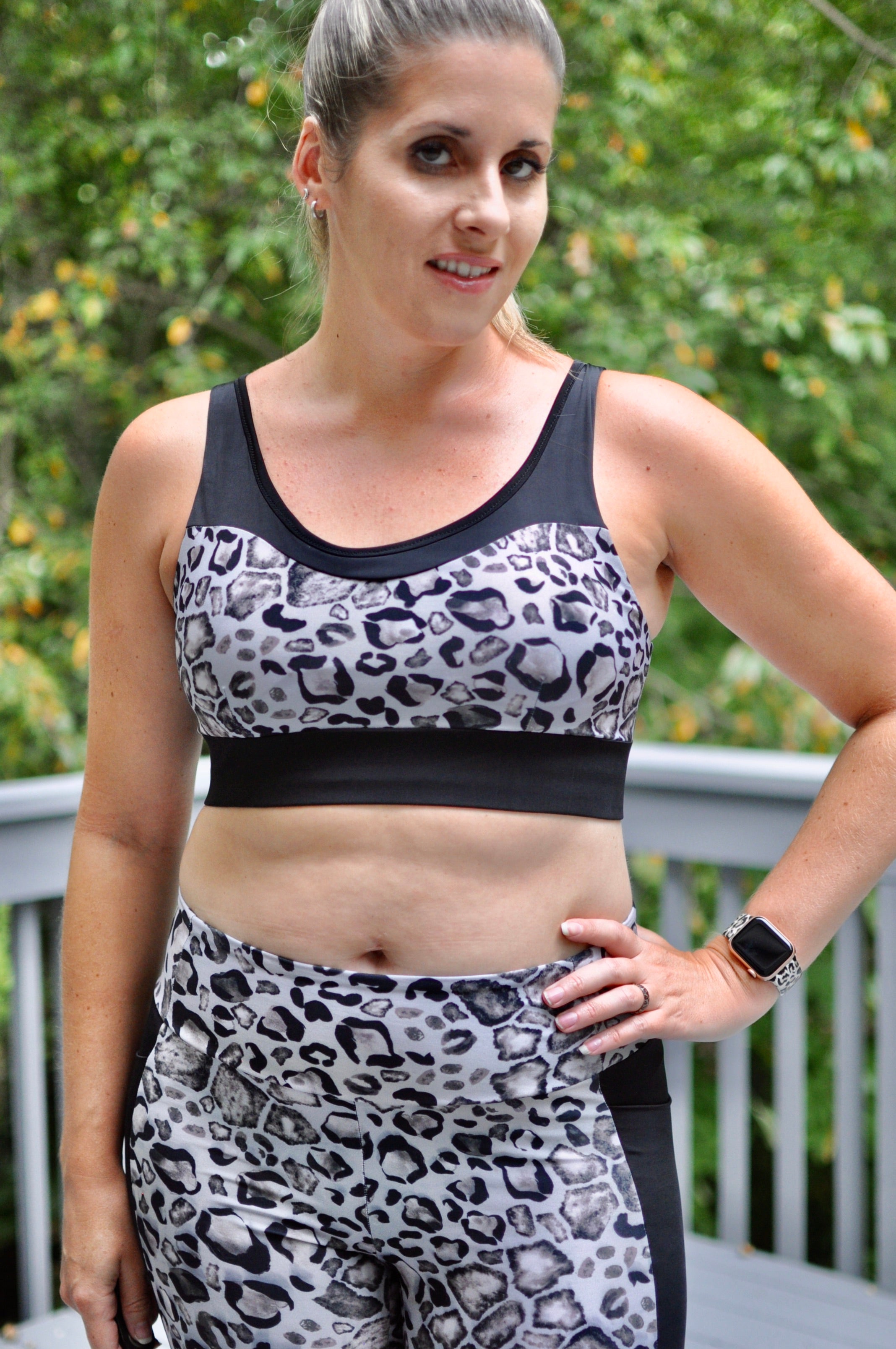 Striking Green Leopard Print boob tube sports bra with Scrunch womens  Leggingf – Baller Babe Active Wear
