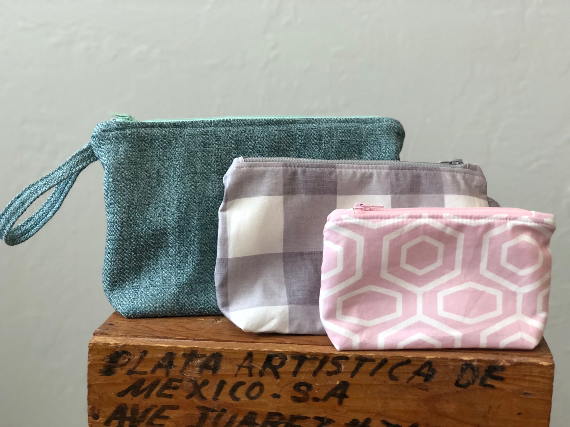 Weekend Zipper Pouch Sewing Pattern (3 Sizes) - Sew Modern Bags